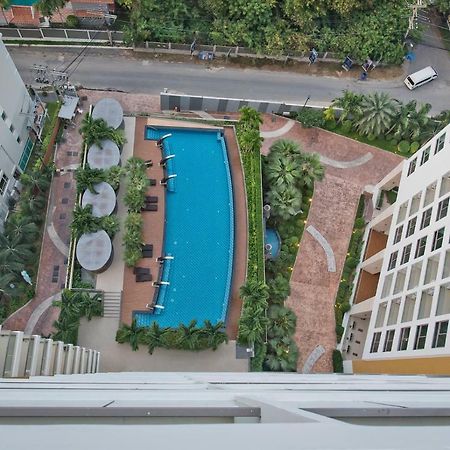 Stylish Studio In Peak Towers Pattaya Extérieur photo