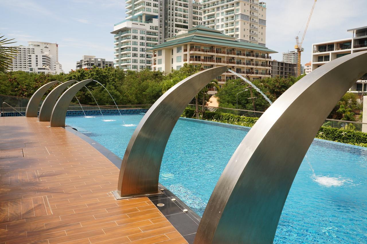 Stylish Studio In Peak Towers Pattaya Extérieur photo